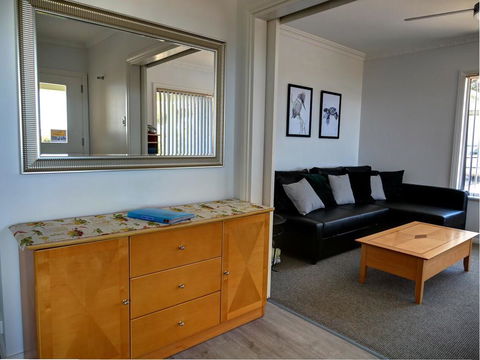 Emu Bay Holiday Homes - Accommodation in Bendigo 24
