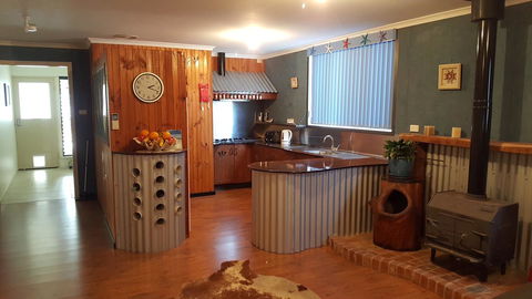 Inna Nutshell - Accommodation in Bendigo 0