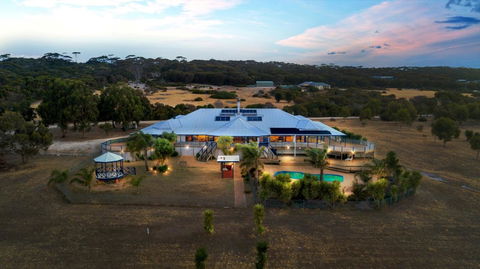 Doyles On The Bay - Accommodation in Bendigo 0
