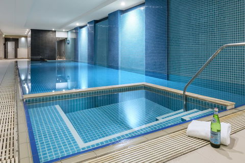 Oaks Glenelg Plaza Pier Suites - Accommodation in Bendigo 10