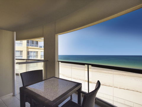 Oaks Glenelg Plaza Pier Suites - Accommodation in Bendigo 4