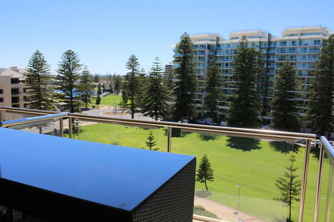 Beachside Luxury Getaway In Glenelg - Accommodation in Bendigo 14
