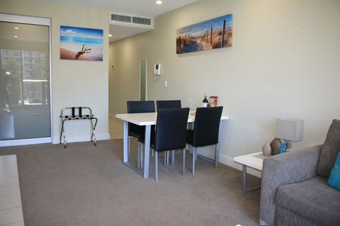 Beachside Luxury Getaway In Glenelg - Accommodation in Bendigo 5