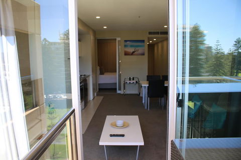 Beachside Luxury Getaway In Glenelg - Accommodation in Bendigo 3