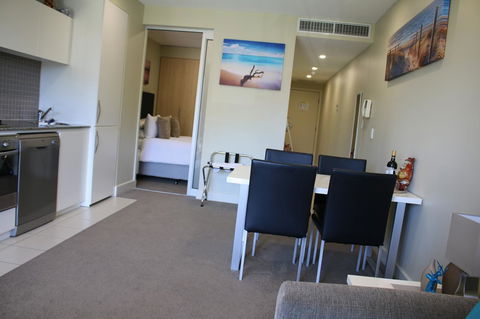 Beachside Luxury Getaway In Glenelg - Accommodation in Bendigo 1