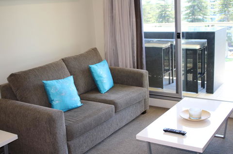 Beachside Luxury Getaway In Glenelg - Accommodation in Bendigo 8