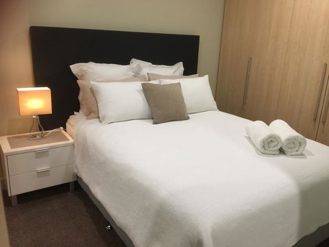 Beachside Luxury Getaway In Glenelg - Accommodation in Bendigo 9