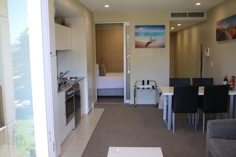 Beachside Luxury Getaway In Glenelg - Accommodation in Bendigo 7