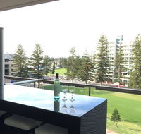Beachside Luxury getaway in Glenelg - Accommodation in Bendigo