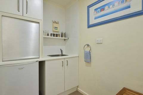 Wintergarden Beach Cabin - Accommodation in Bendigo 8