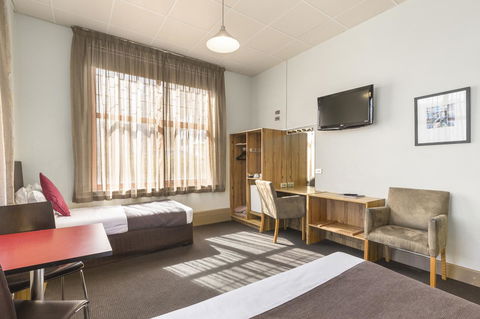 Adelaide Paringa - Accommodation in Bendigo 8