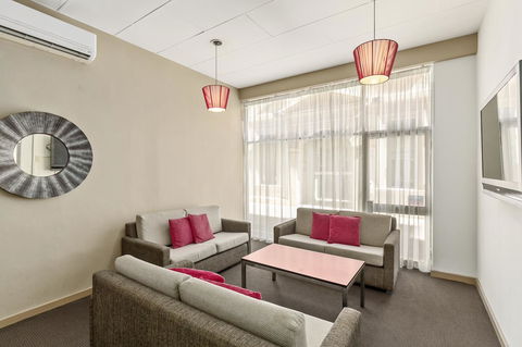 Adelaide Paringa - Accommodation in Bendigo 17