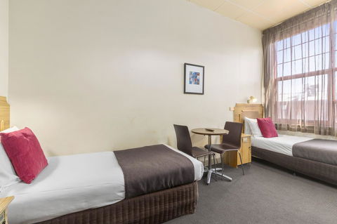 Adelaide Paringa - Accommodation in Bendigo 12