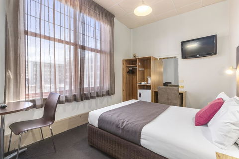 Adelaide Paringa - Accommodation in Bendigo 3