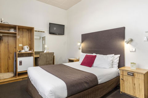 Adelaide Paringa - Accommodation in Bendigo 4