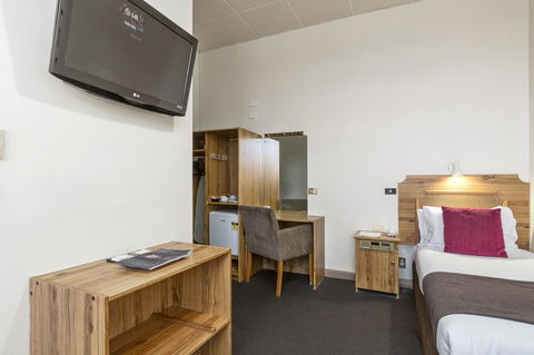 Adelaide Paringa - Accommodation in Bendigo 7