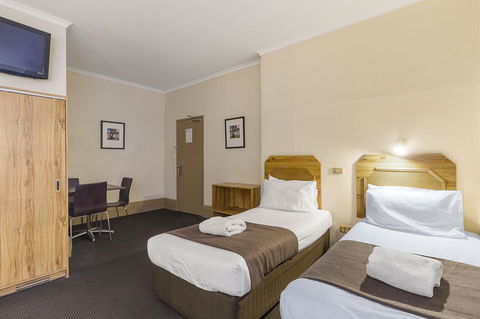 Adelaide Paringa - Accommodation in Bendigo 10