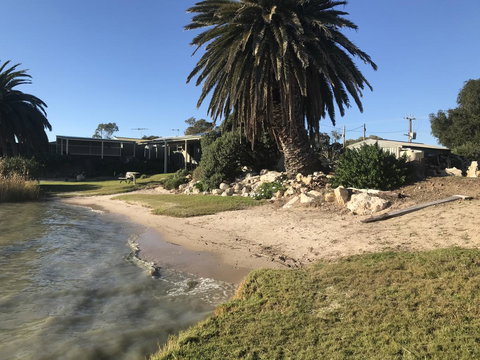 Hydeaway Bay - Own Private Bay + Kayaks - Accommodation in Bendigo 3