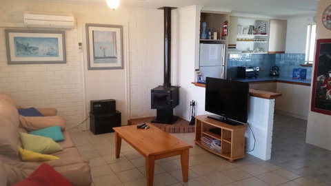Wallaroo Sunset Home - Accommodation in Bendigo 23