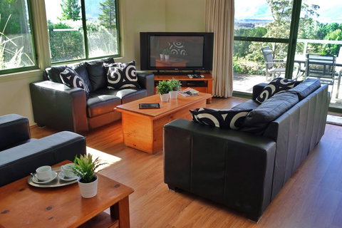 SkyView Villa - Accommodation in Bendigo 4