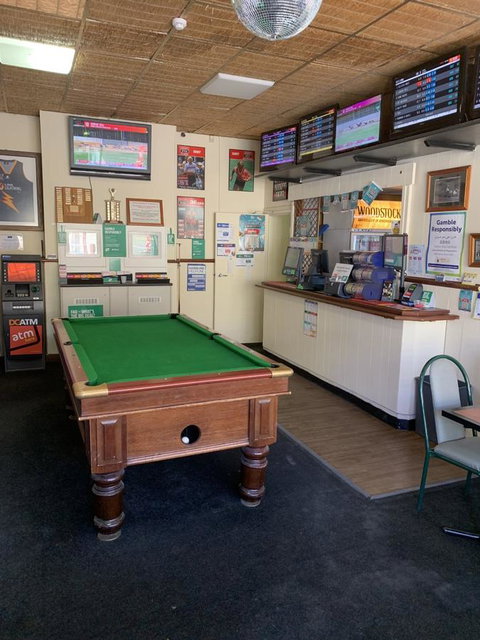 Commercial Hotel Morgan - Accommodation in Bendigo 4