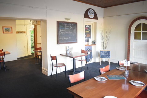 Commercial Hotel Morgan - Accommodation in Bendigo 5