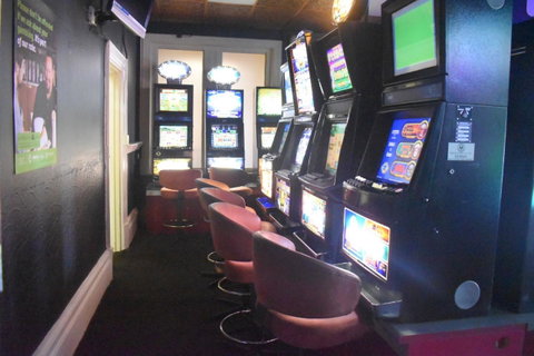 Commercial Hotel Morgan - Accommodation in Bendigo 8