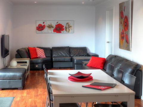 Home On Torrens - Accommodation in Bendigo 24