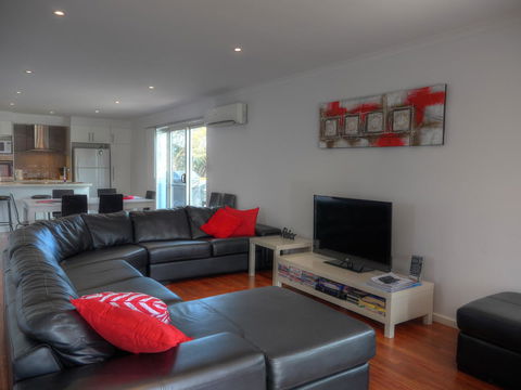 Home On Torrens - Accommodation in Bendigo 26