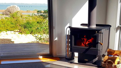 Coorong Waterfront Retreat - Accommodation in Bendigo 1
