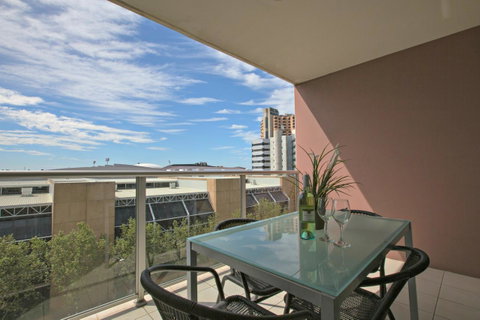 Adelaide DressCircle Apartments - North Terrace - Accommodation in Bendigo 1