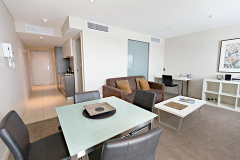 Adelaide DressCircle Apartments - North Terrace - Accommodation in Bendigo 12