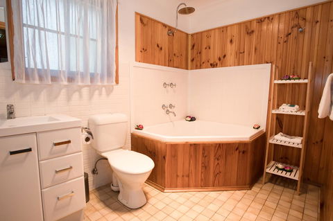 Seppelts View Cabins - Accommodation in Bendigo 5