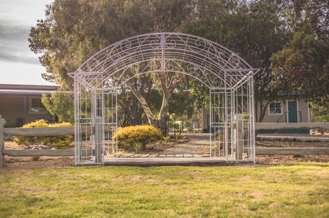 Seppelts View Cabins - Accommodation in Bendigo 25
