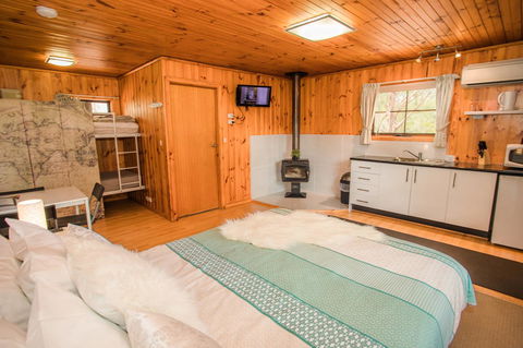 Seppelts View Cabins - Accommodation in Bendigo 23