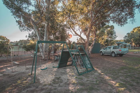 Seppelts View Cabins - Accommodation in Bendigo 12