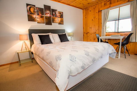 Seppelts View Cabins - Accommodation in Bendigo 13