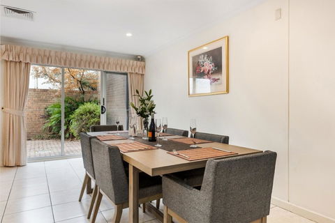 Adelaide Style Accommodation-Close To City-North Adelaide-3 Bdrm- FREE Parking - Accommodation in Bendigo 4