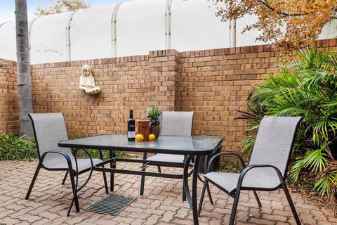 Adelaide Style Accommodation-Close To City-North Adelaide-3 Bdrm- FREE Parking - Accommodation in Bendigo 24