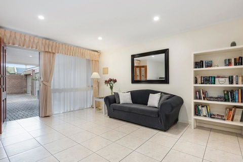 Adelaide Style Accommodation-Close To City-North Adelaide-3 Bdrm- FREE Parking - Accommodation in Bendigo 7