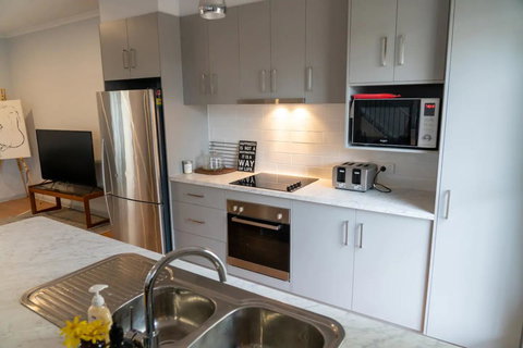 Gawler Townhouse 3 Bedroom - Accommodation in Bendigo 2