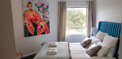 Spacious 4 BR And 2 Bathrooms City Apartment - Accommodation in Bendigo 10