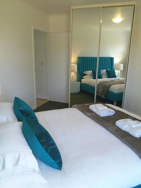 Spacious 4 BR And 2 Bathrooms City Apartment - Accommodation in Bendigo 15