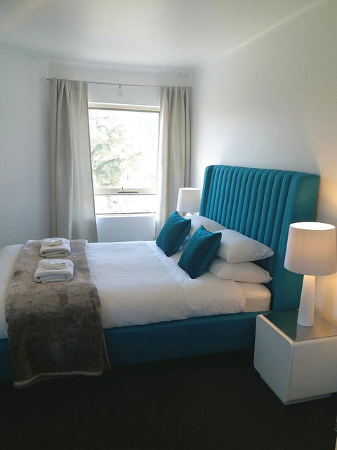 Spacious 4 BR And 2 Bathrooms City Apartment - Accommodation in Bendigo 11