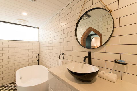 The Manor Basket Range - Accommodation in Bendigo 2