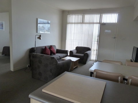Glenelg Holiday Apartments - Corfu - Accommodation in Bendigo 6