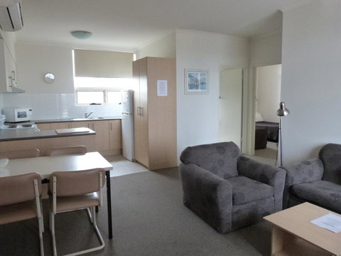 Glenelg Holiday Apartments - Corfu - Accommodation in Bendigo 9
