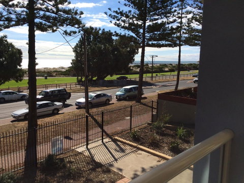 Adelaide - Semaphore Beach Front - Accommodation in Bendigo 27