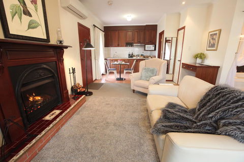 Wine And Roses Bed And Breakfast - Accommodation in Bendigo 16