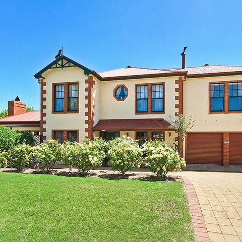 Wine And Roses Bed And Breakfast - Accommodation in Bendigo 0